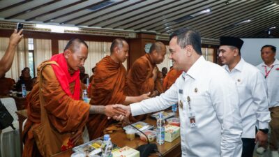 38 Bhikkhu Thudong Disambut Hangat Gubernur Jateng, Wujud Toleransi Lintas Agama