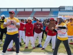 Bersama Ribuan Warga, Wabup Pemalang Meriahkan Haornas dengan Senam Bersama di Stadion Mochtar