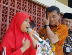 Tangis Haru Gubernur Jateng Dipicu Puisi “Rindu Cahaya” Siswi SLBN Wonogiri