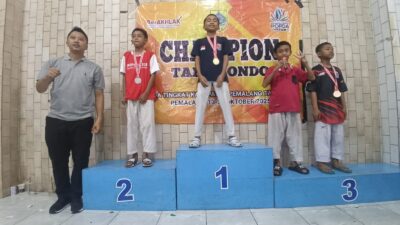 Narayan Raih Emas Dengan Kemenangan KO, Rajai Taekwondo POPDA 2025
