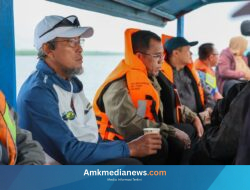 Melawan Arus di Secara Anakan, Saat Sekda Jateng “Mencicipi” Lelahnya Jadi Guru