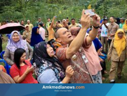 Aksi Jenaka Lansia Sambut Ahmad Luthfi di Semarang: “Ketemu Pisan karo Pak Gubernur”