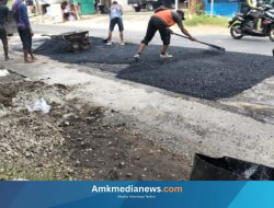 Tingkatkan Keamanan Berkendara, PT Praba Mas Hill Perbaiki Jalan Candi Penataran