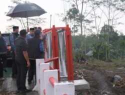 Bupati Pemalang Tinjau Jembatan Penakir, Akses Pulih Kembali Bisa Dilalui Mobil