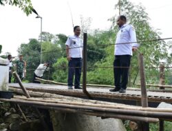 Pastikan Mobilitas Warga, Bupati Pemalang Terjum ke Lokasi Jembatan Putus di Desa Payung