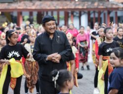 Bupati Anom Ikut ‘Flashmob’, 200 Penari Meriahkan Hari Tari Sedunia di Pemalang