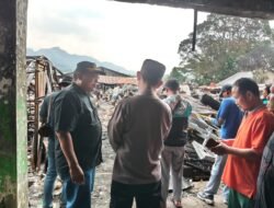 Camat Belik Bersama Forkopimcam Tinjau Lokasi Pascakebakaran Pasar Belik
