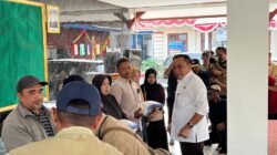 Camat Belik Dampingi Plt Bupati Pemalang Salurkan Bantuan untuk Pedagang Terdampak Kebakaran Pasar